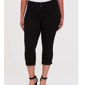 Torrid black crop jeggings